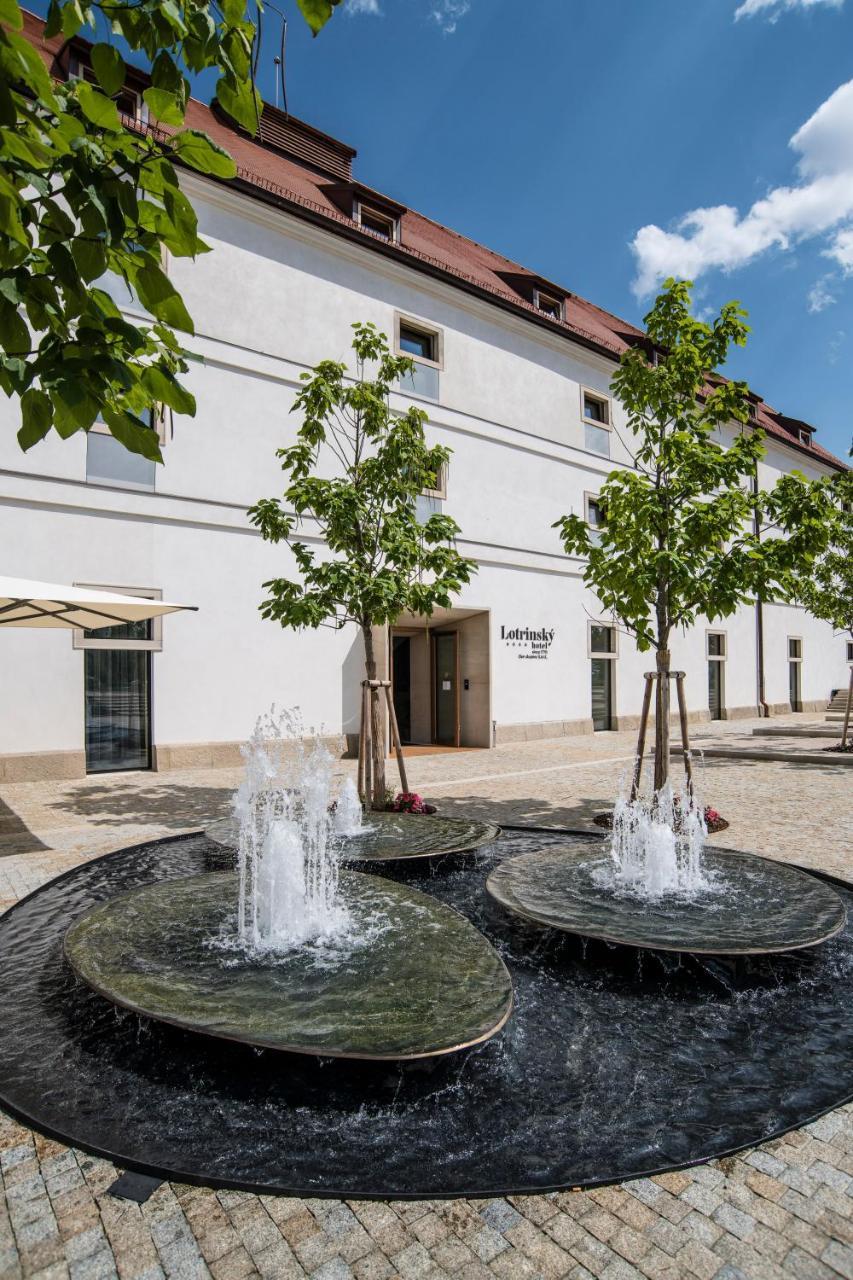 Lotrinsky Hotel Velké Pavlovice Buitenkant foto